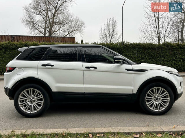 Білий Ленд Ровер Рендж Ровер Евок, об'ємом двигуна 2 л та пробігом 154 тис. км за 14000 $, фото 6 на Automoto.ua