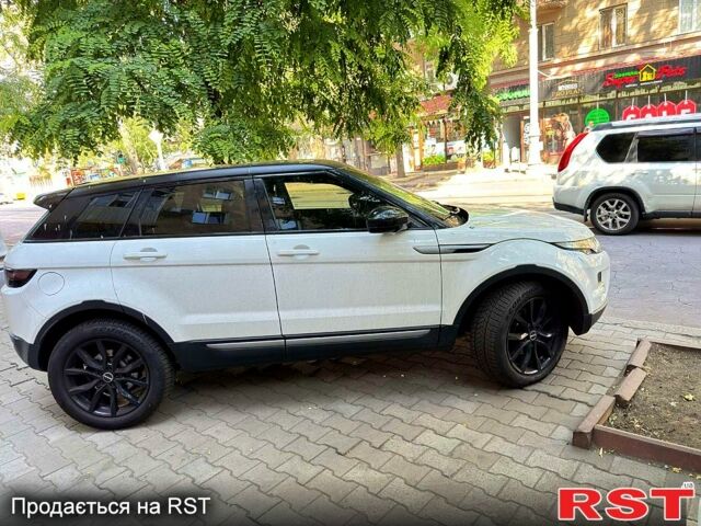 Білий Ленд Ровер Рендж Ровер Евок, об'ємом двигуна 2.2 л та пробігом 145 тис. км за 20000 $, фото 2 на Automoto.ua