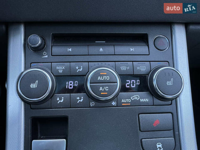 Ленд Ровер Рендж Ровер Эвок 2013 в Киеве на Automoto.ua Белый Ленд Ровер Рендж Ровер Эвок, объемом двигателя 2.18 л и пробегом 124 тыс. км за 18500 $, фото 26 на Automoto.ua