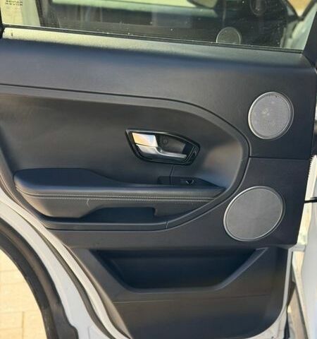 Білий Ленд Ровер Рендж Ровер Евок, об'ємом двигуна 2 л та пробігом 179 тис. км за 11900 $, фото 15 на Automoto.ua