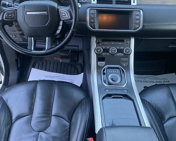 Белый Ленд Ровер Рендж Ровер Эвок, объемом двигателя 2 л и пробегом 180 тыс. км за 11900 $, фото 16 на Automoto.ua