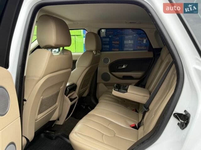 Білий Ленд Ровер Рендж Ровер Евок, об'ємом двигуна 2.18 л та пробігом 190 тис. км за 16500 $, фото 5 на Automoto.ua