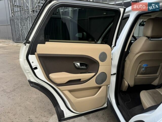 Белый Ленд Ровер Рендж Ровер Эвок, объемом двигателя 2 л и пробегом 241 тыс. км за 13200 $, фото 37 на Automoto.ua