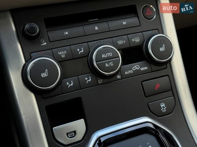 Білий Ленд Ровер Рендж Ровер Евок, об'ємом двигуна 2 л та пробігом 90 тис. км за 18999 $, фото 32 на Automoto.ua