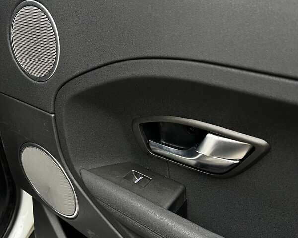 Білий Ленд Ровер Рендж Ровер Евок, об'ємом двигуна 2.18 л та пробігом 256 тис. км за 15500 $, фото 15 на Automoto.ua