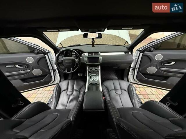 Білий Ленд Ровер Рендж Ровер Евок, об'ємом двигуна 2 л та пробігом 104 тис. км за 17950 $, фото 49 на Automoto.ua