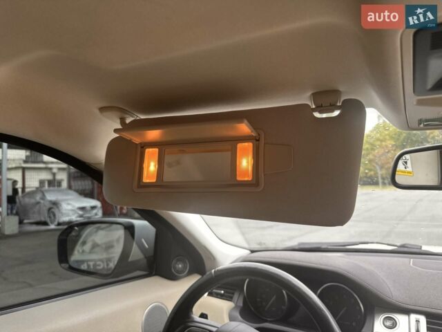 Білий Ленд Ровер Рендж Ровер Евок, об'ємом двигуна 2 л та пробігом 186 тис. км за 15000 $, фото 50 на Automoto.ua