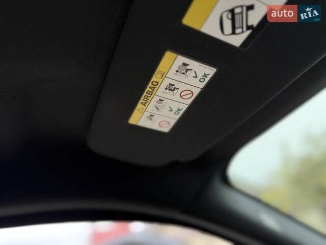 Білий Ленд Ровер Рендж Ровер Евок, об'ємом двигуна 2 л та пробігом 104 тис. км за 17950 $, фото 76 на Automoto.ua