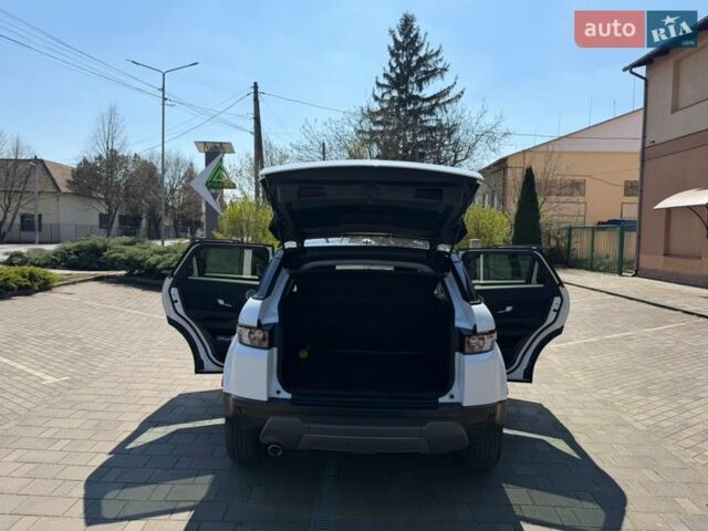 Білий Ленд Ровер Рендж Ровер Евок, об'ємом двигуна 2.18 л та пробігом 187 тис. км за 18200 $, фото 27 на Automoto.ua