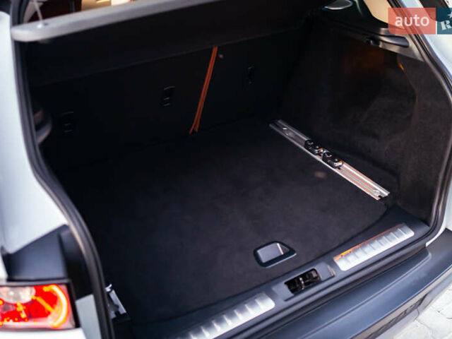 Белый Ленд Ровер Рендж Ровер Эвок, объемом двигателя 2 л и пробегом 73 тыс. км за 17700 $, фото 50 на Automoto.ua