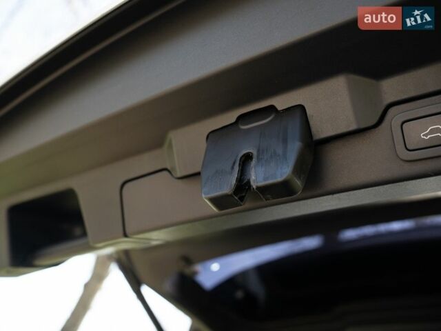 Белый Ленд Ровер Рендж Ровер Эвок, объемом двигателя 2.2 л и пробегом 148 тыс. км за 19000 $, фото 29 на Automoto.ua