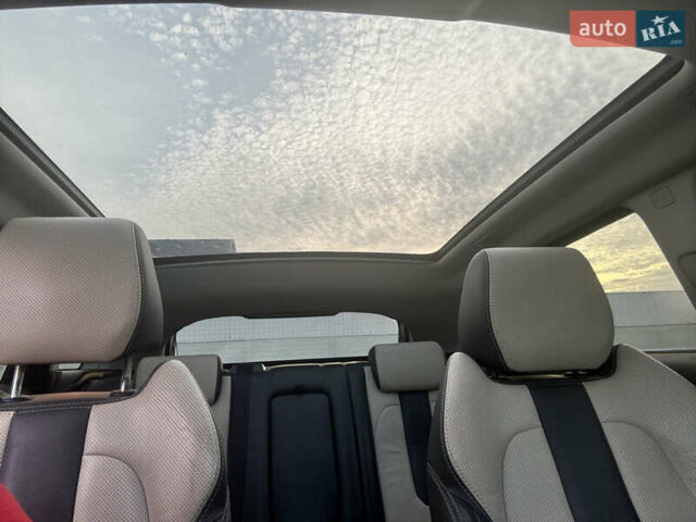 Белый Ленд Ровер Рендж Ровер Эвок, объемом двигателя 2.18 л и пробегом 126 тыс. км за 20800 $, фото 16 на Automoto.ua