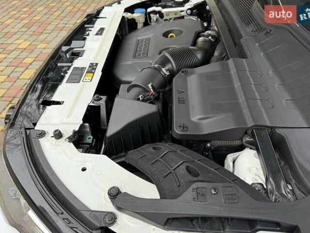 Білий Ленд Ровер Рендж Ровер Евок, об'ємом двигуна 2 л та пробігом 104 тис. км за 17950 $, фото 68 на Automoto.ua