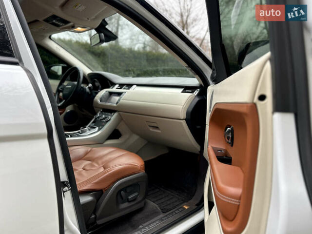 Білий Ленд Ровер Рендж Ровер Евок, об'ємом двигуна 2 л та пробігом 154 тис. км за 14000 $, фото 16 на Automoto.ua