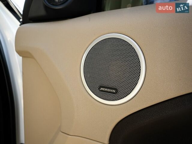 Белый Ленд Ровер Рендж Ровер Эвок, объемом двигателя 2.2 л и пробегом 148 тыс. км за 19000 $, фото 21 на Automoto.ua