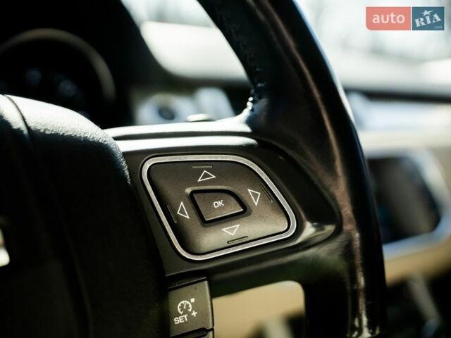 Белый Ленд Ровер Рендж Ровер Эвок, объемом двигателя 2.2 л и пробегом 148 тыс. км за 19000 $, фото 47 на Automoto.ua