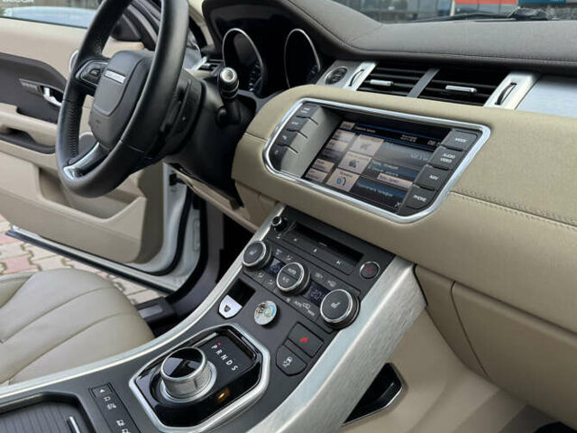 Ленд Ровер Рендж Ровер Эвок 2013 в Одессе на Automoto.ua Белый Ленд Ровер Рендж Ровер Эвок, объемом двигателя 2 л и пробегом 169 тыс. км за 16500 $, фото 34 на Automoto.ua