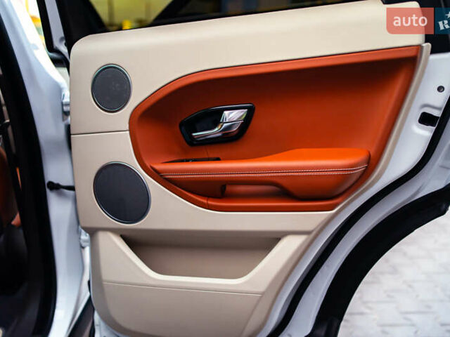 Белый Ленд Ровер Рендж Ровер Эвок, объемом двигателя 2 л и пробегом 73 тыс. км за 17700 $, фото 65 на Automoto.ua