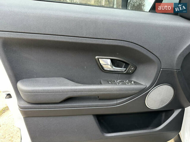 Белый Ленд Ровер Рендж Ровер Эвок, объемом двигателя 2.2 л и пробегом 220 тыс. км за 15600 $, фото 28 на Automoto.ua