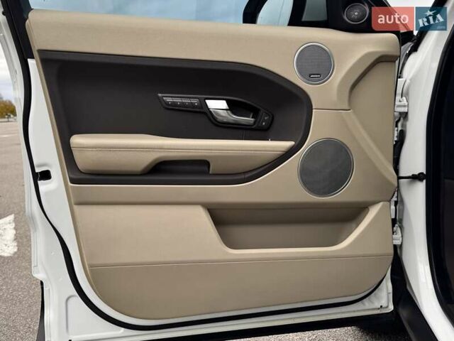 Ленд Ровер Рендж Ровер Евок 2013 у Києві на Automoto.ua Білий Ленд Ровер Рендж Ровер Евок, об'ємом двигуна 2.18 л та пробігом 170 тис. км за 17900 $, фото 19 на Automoto.ua