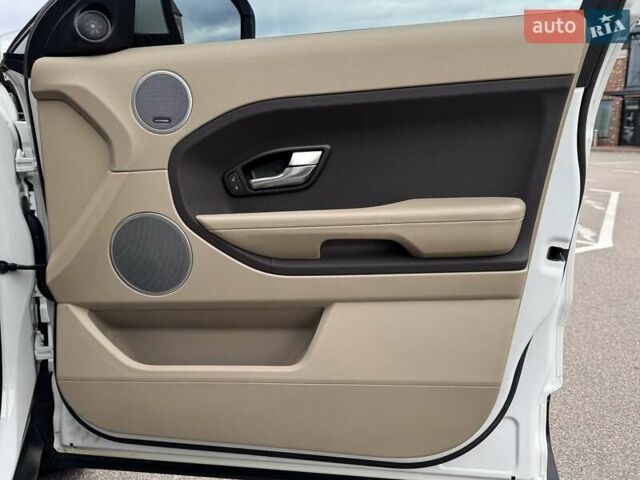 Ленд Ровер Рендж Ровер Евок 2013 у Києві на Automoto.ua Білий Ленд Ровер Рендж Ровер Евок, об'ємом двигуна 2.18 л та пробігом 170 тис. км за 17900 $, фото 32 на Automoto.ua