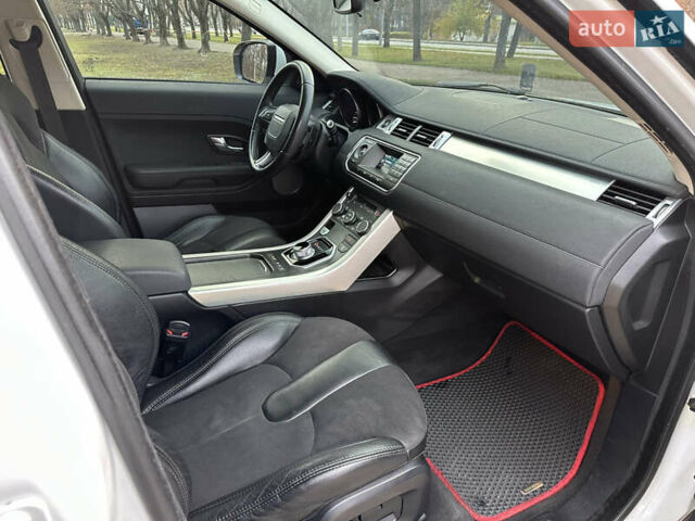 Белый Ленд Ровер Рендж Ровер Эвок, объемом двигателя 2.2 л и пробегом 220 тыс. км за 15600 $, фото 31 на Automoto.ua