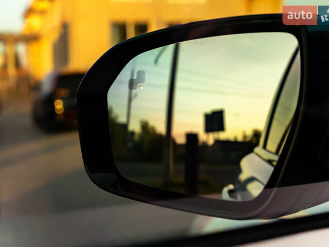 Белый Ленд Ровер Рендж Ровер Эвок, объемом двигателя 2 л и пробегом 73 тыс. км за 17700 $, фото 24 на Automoto.ua