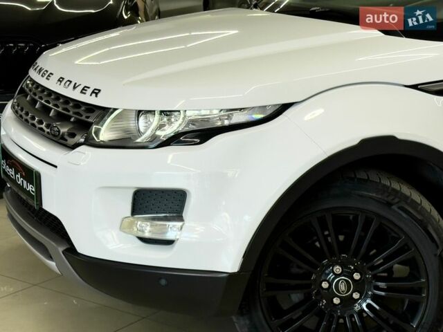 Белый Ленд Ровер Рендж Ровер Эвок, объемом двигателя 2.18 л и пробегом 155 тыс. км за 19399 $, фото 3 на Automoto.ua