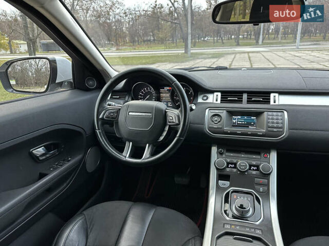 Белый Ленд Ровер Рендж Ровер Эвок, объемом двигателя 2.2 л и пробегом 220 тыс. км за 15600 $, фото 33 на Automoto.ua