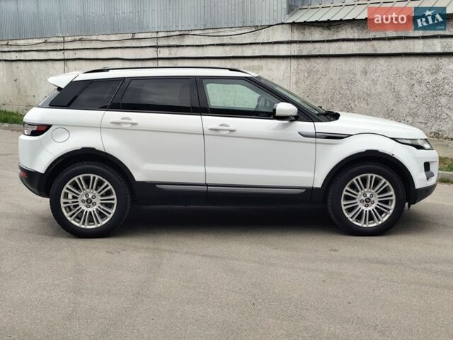 Белый Ленд Ровер Рендж Ровер Эвок, объемом двигателя 2.2 л и пробегом 207 тыс. км за 16500 $, фото 1 на Automoto.ua