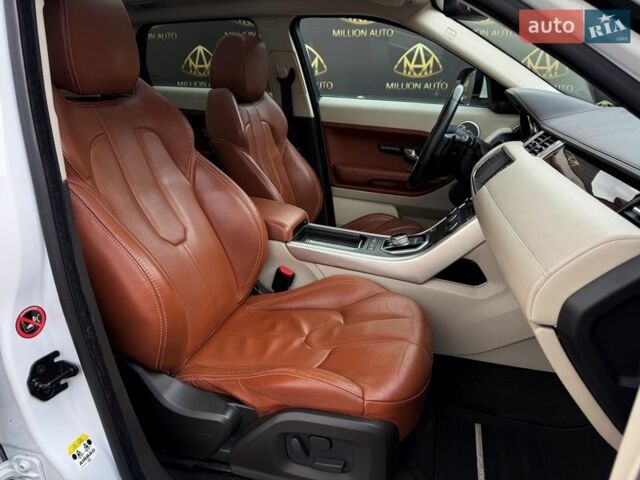 Білий Ленд Ровер Рендж Ровер Евок, об'ємом двигуна 2 л та пробігом 90 тис. км за 18999 $, фото 14 на Automoto.ua