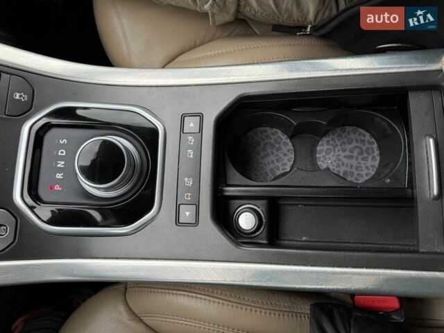 Білий Ленд Ровер Рендж Ровер Евок, об'ємом двигуна 2.18 л та пробігом 190 тис. км за 16500 $, фото 13 на Automoto.ua