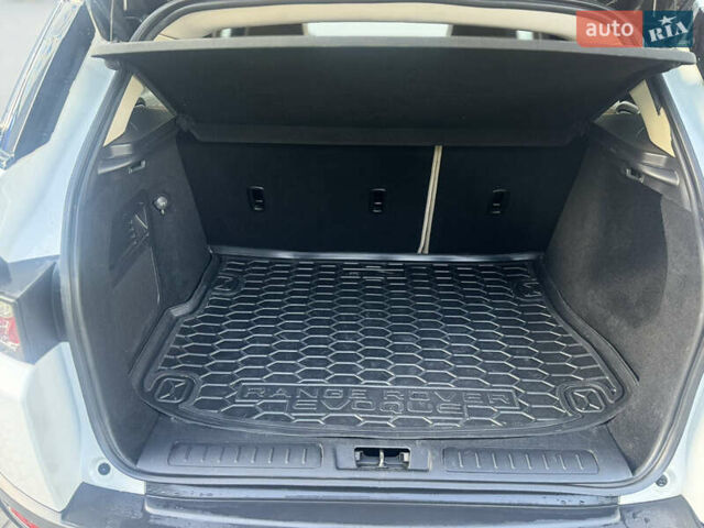 Белый Ленд Ровер Рендж Ровер Эвок, объемом двигателя 2.18 л и пробегом 180 тыс. км за 15500 $, фото 21 на Automoto.ua