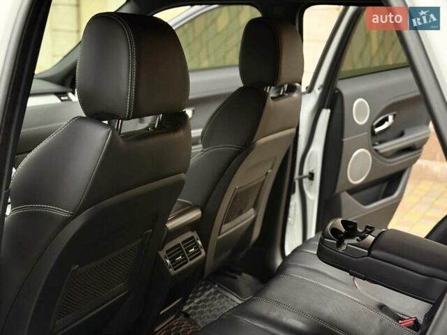 Білий Ленд Ровер Рендж Ровер Евок, об'ємом двигуна 2 л та пробігом 104 тис. км за 17950 $, фото 40 на Automoto.ua