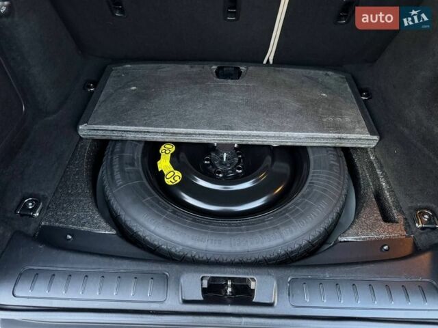 Белый Ленд Ровер Рендж Ровер Эвок, объемом двигателя 2.18 л и пробегом 77 тыс. км за 18500 $, фото 16 на Automoto.ua