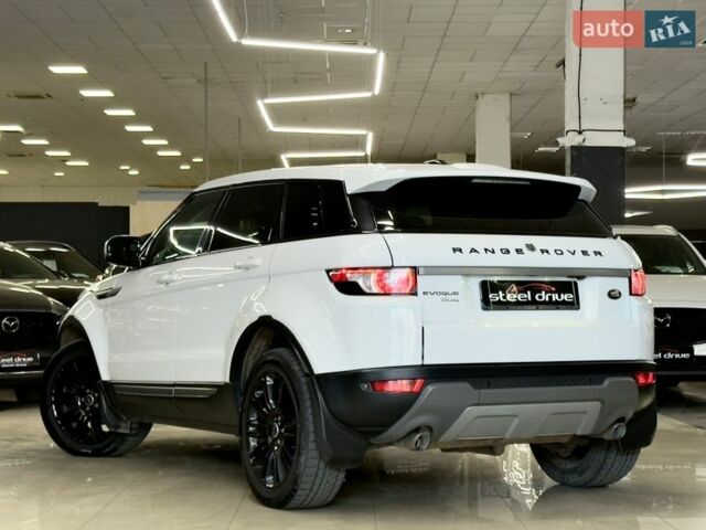 Белый Ленд Ровер Рендж Ровер Эвок, объемом двигателя 2.18 л и пробегом 155 тыс. км за 19399 $, фото 15 на Automoto.ua