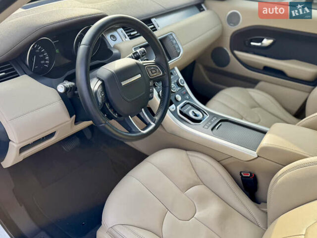 Ленд Ровер Рендж Ровер Эвок 2013 в Одессе на Automoto.ua Белый Ленд Ровер Рендж Ровер Эвок, объемом двигателя 2 л и пробегом 169 тыс. км за 16500 $, фото 22 на Automoto.ua