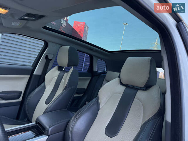 Ленд Ровер Рендж Ровер Эвок 2013 в Киеве на Automoto.ua Белый Ленд Ровер Рендж Ровер Эвок, объемом двигателя 2.18 л и пробегом 124 тыс. км за 18500 $, фото 40 на Automoto.ua