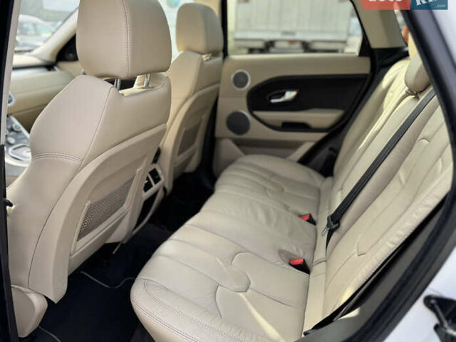 Ленд Ровер Рендж Ровер Эвок 2013 в Одессе на Automoto.ua Белый Ленд Ровер Рендж Ровер Эвок, объемом двигателя 2 л и пробегом 169 тыс. км за 16500 $, фото 26 на Automoto.ua