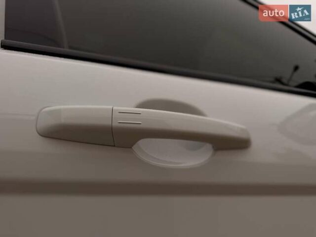 Білий Ленд Ровер Рендж Ровер Евок, об'ємом двигуна 2 л та пробігом 104 тис. км за 16900 $, фото 59 на Automoto.ua