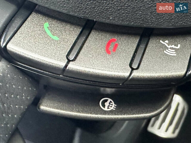 Білий Ленд Ровер Рендж Ровер Евок, об'ємом двигуна 2.18 л та пробігом 72 тис. км за 18500 $, фото 19 на Automoto.ua