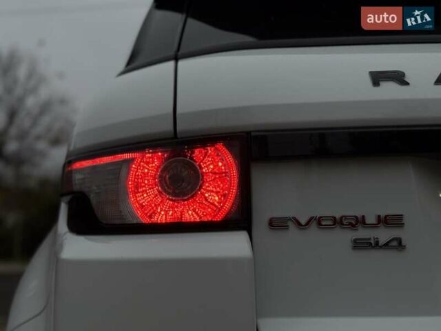 Білий Ленд Ровер Рендж Ровер Евок, об'ємом двигуна 2 л та пробігом 104 тис. км за 16900 $, фото 9 на Automoto.ua