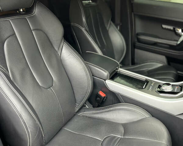 Белый Ленд Ровер Рендж Ровер Эвок, объемом двигателя 2 л и пробегом 105 тыс. км за 18799 $, фото 7 на Automoto.ua