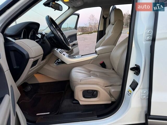 Белый Ленд Ровер Рендж Ровер Эвок, объемом двигателя 2.18 л и пробегом 77 тыс. км за 18500 $, фото 18 на Automoto.ua