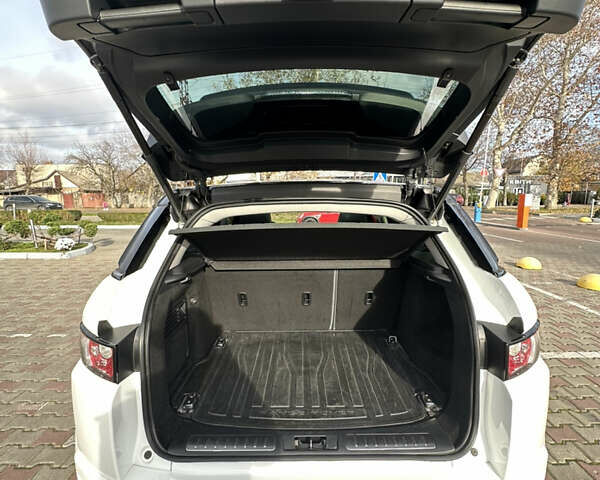 Білий Ленд Ровер Рендж Ровер Евок, об'ємом двигуна 2.18 л та пробігом 72 тис. км за 18500 $, фото 9 на Automoto.ua