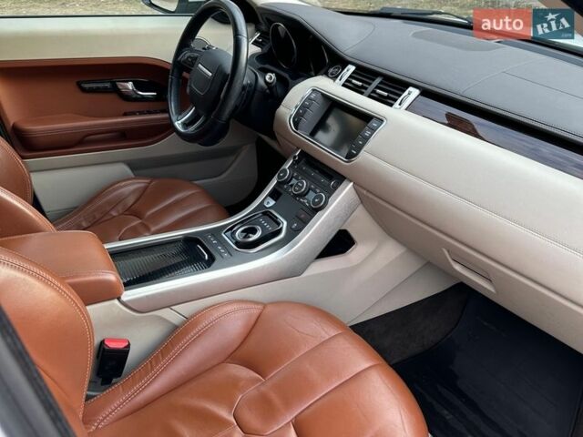 Білий Ленд Ровер Рендж Ровер Евок, об'ємом двигуна 2 л та пробігом 89 тис. км за 19500 $, фото 9 на Automoto.ua
