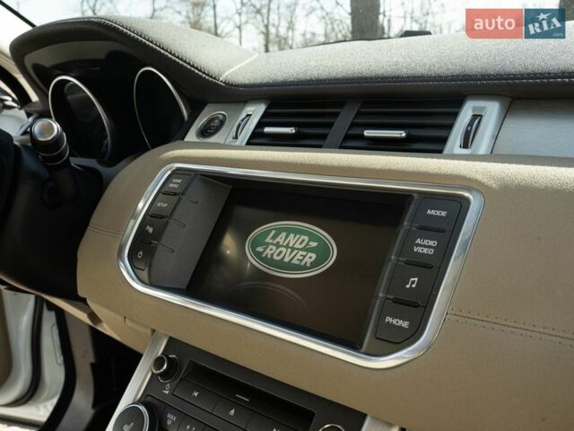 Белый Ленд Ровер Рендж Ровер Эвок, объемом двигателя 2.2 л и пробегом 148 тыс. км за 19000 $, фото 14 на Automoto.ua