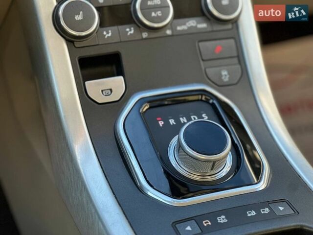 Білий Ленд Ровер Рендж Ровер Евок, об'ємом двигуна 2 л та пробігом 186 тис. км за 10500 $, фото 16 на Automoto.ua