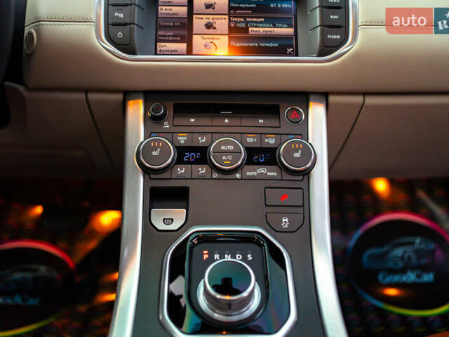 Белый Ленд Ровер Рендж Ровер Эвок, объемом двигателя 2 л и пробегом 73 тыс. км за 17700 $, фото 60 на Automoto.ua