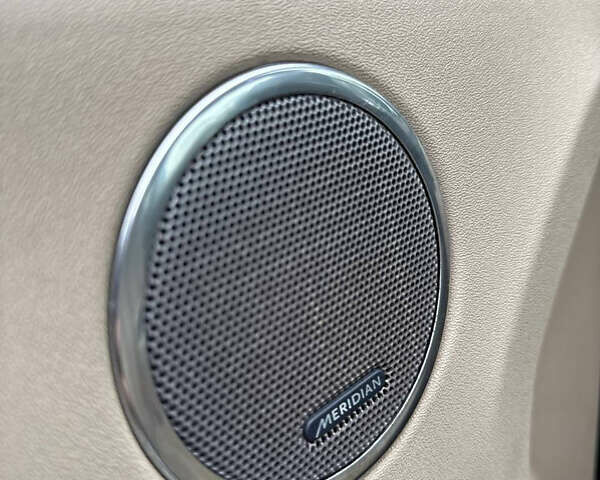 Белый Ленд Ровер Рендж Ровер Эвок, объемом двигателя 2 л и пробегом 181 тыс. км за 15850 $, фото 4 на Automoto.ua